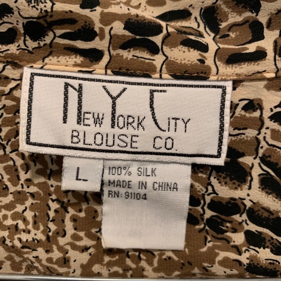 Silk Snake Print Blouse size L - Picture 7 of 7